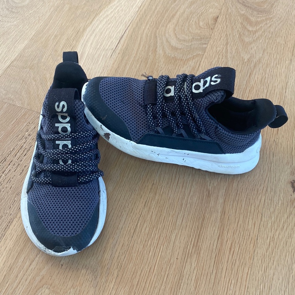Adidas kids shoes size: 13